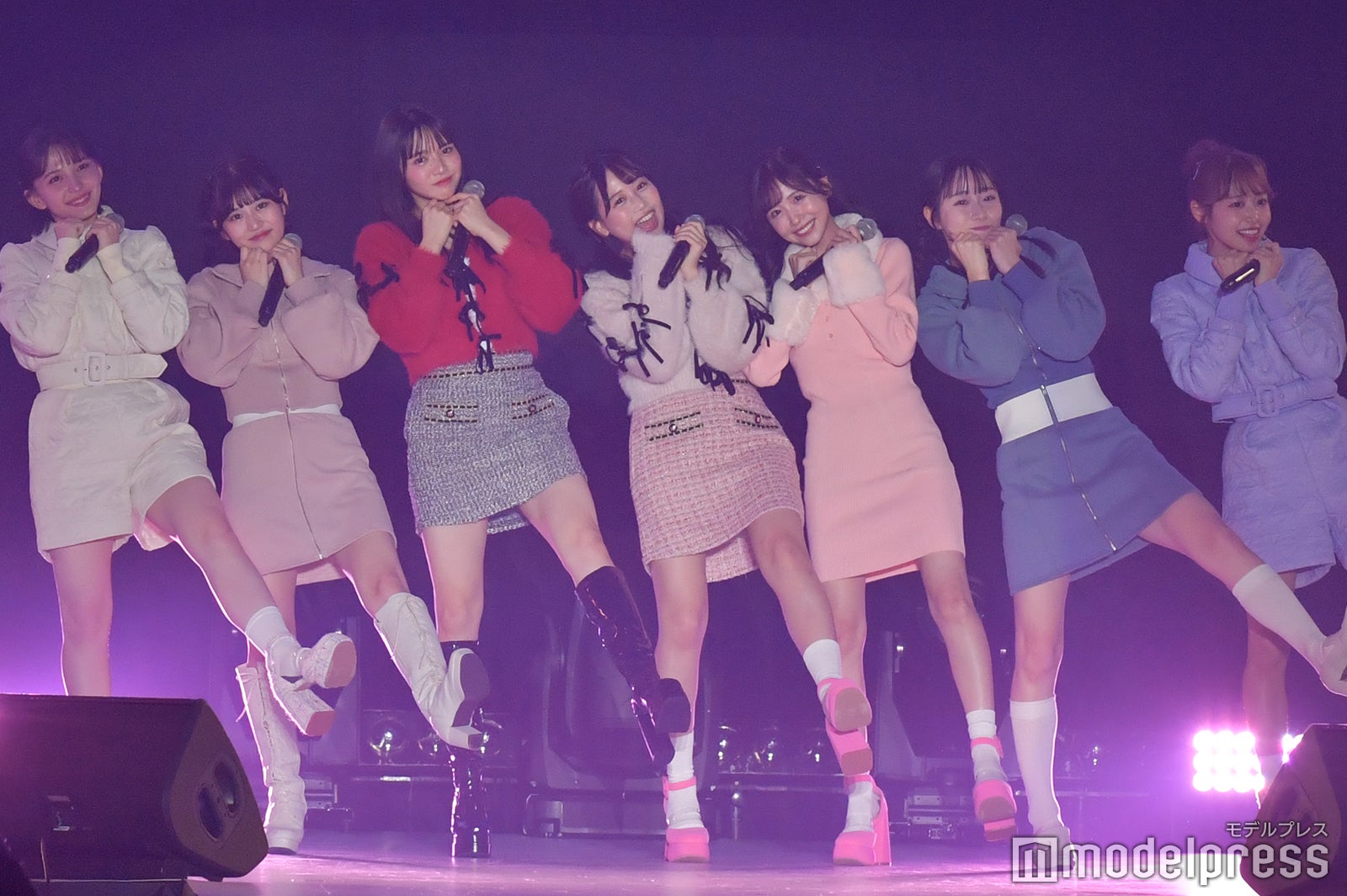 TikTokで話題・FRUITS ZIPPER、新衣装で印象ガラリ キュートなパフォーマンス＜札幌コレクション 2023 A／W＞