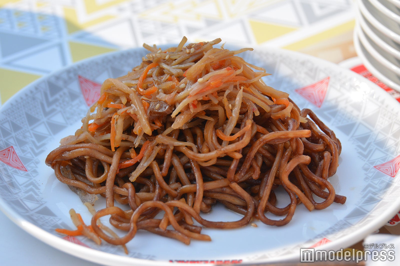 迷ってるならこれにして！僕と君との一夏の恋～絡み合う愛のやきそば～¥850 （C）モデルプレス