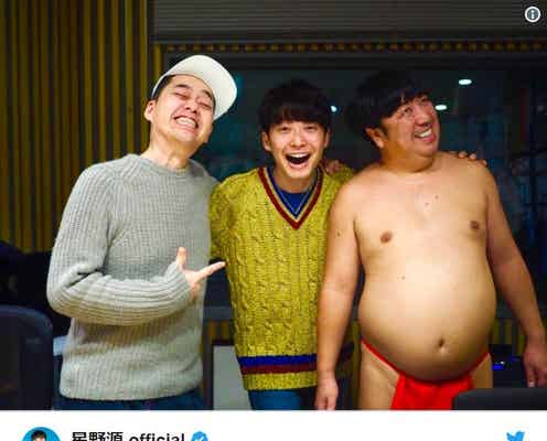 星野源、バナナマンから「GUCCI」の黄金ニット贈られる 圧倒的輝きに「これマジグッチじゃないですか」