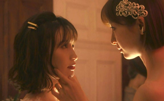 大政絢、篠田麻里子とキス スタッフも太鼓判「刺激的かつ美しいシーンに」＜ミストレス～女たちの秘密～＞