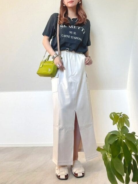 白スカート　コーデ　夏