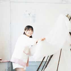 モデルプレス - 日向坂46丹生明里が“冬ごもり” 部屋着で美脚見せ