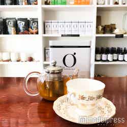 「Ovvio Organics」でオーガニックティーをテイスティング(C)モデルプレス