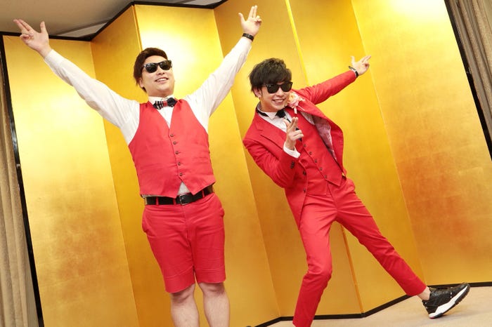 8.6秒バズーカー(左:はまやねん、右:田中シングル)/画像提供:よしもとクリエイティブ・エージェンシー