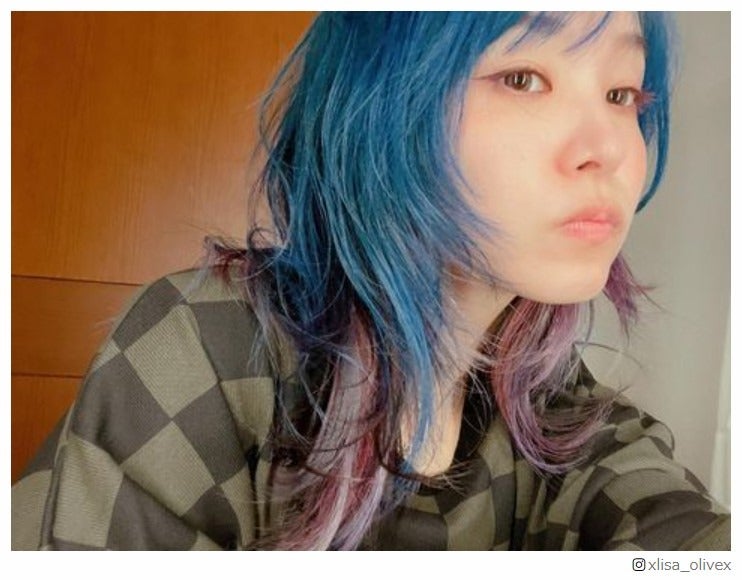 LiSA、“ブルー”に大胆髪色チェンジ「唯一無二」「かっこよすぎる」