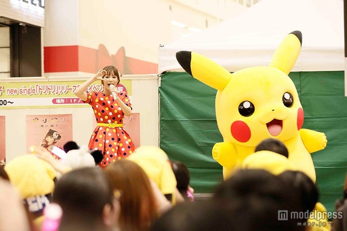 ピカチュウとともに会場を盛り上げる中川翔子