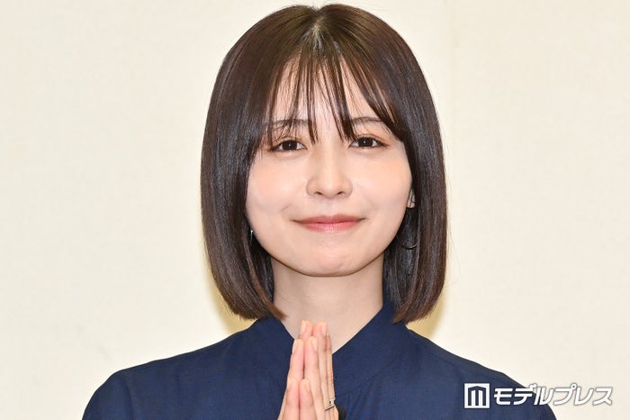 長濱ねる、美肩輝くウエディングドレス姿披露「可愛すぎる花嫁」「透明感すごい」と絶賛の声