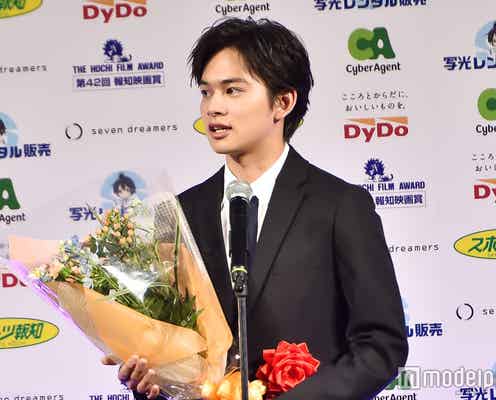 北村匠海「考えてたことも吹っ飛んだ」サプライズゲストに驚きと喜び<第42回報知映画賞>