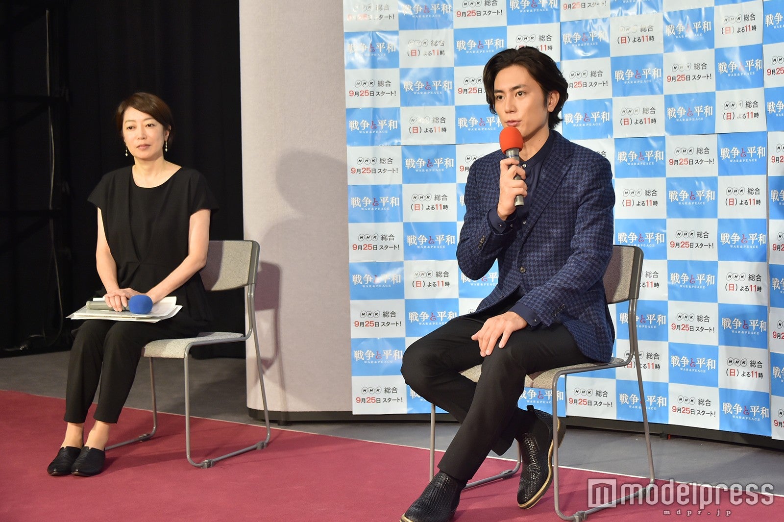 制作統括・深野淳子氏、間宮祥太朗（C）モデルプレス