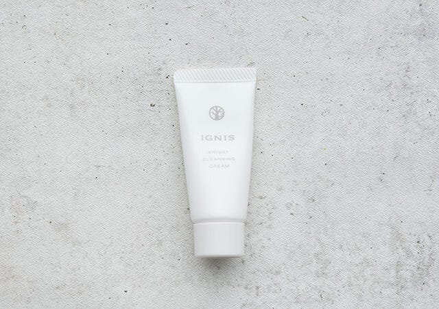 ムック本　付録　人気　おすすめ　オススメ　宝島社　宝島　レビュー　開封レビュー　開封　便利　優秀　当たり　最高　傑作　イグニス　ignis　スキンケア　コスメ　white