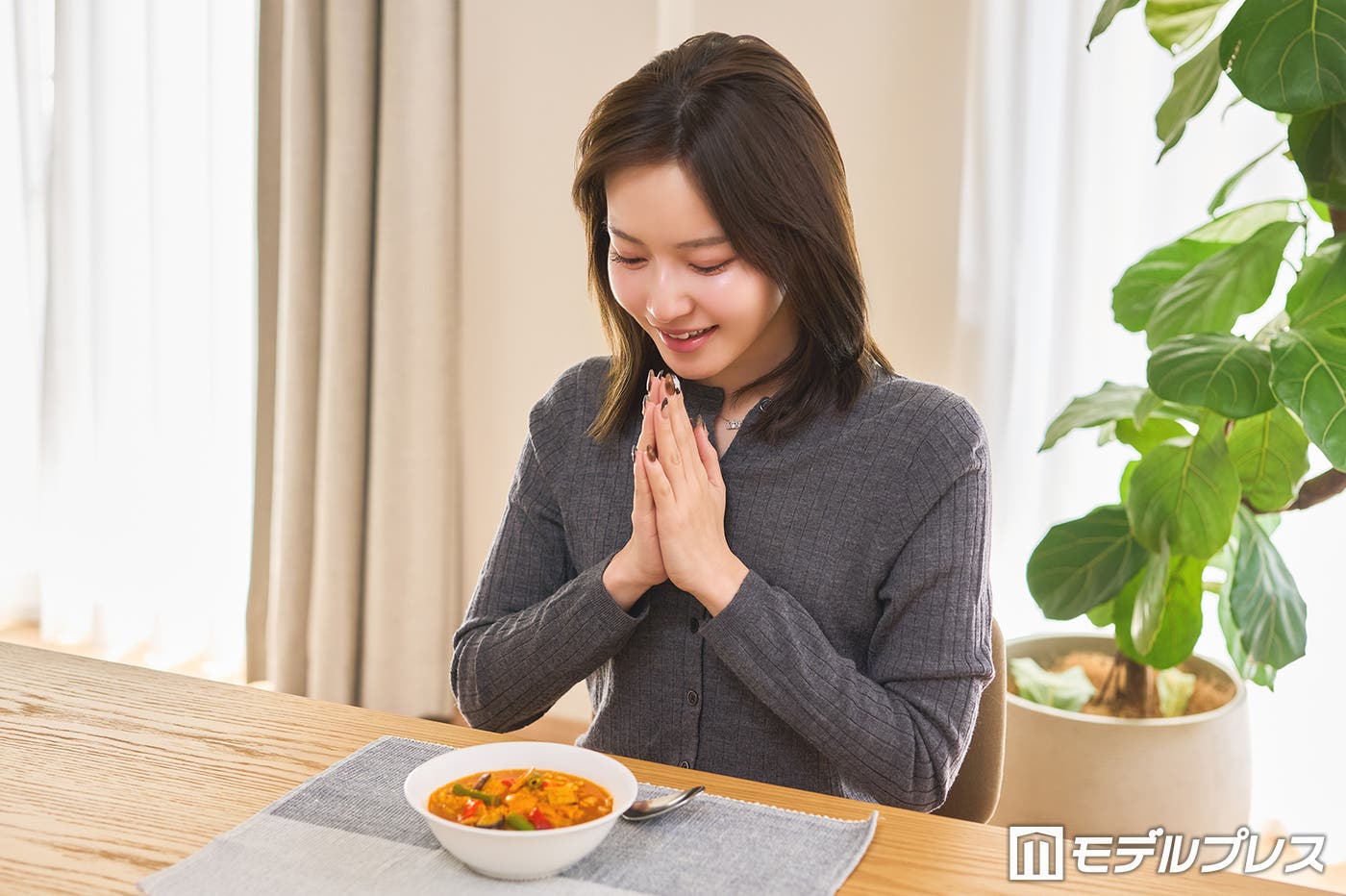 山崎江莉(C)モデルプレス