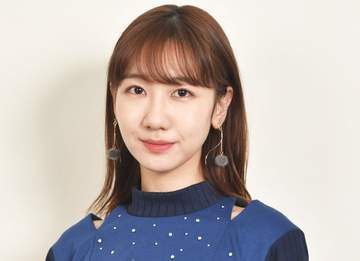 「推し同士の仲良し写真尊い」AKB＆モー娘。元メンバーがプライベートで夢コラボ？！偶然の双子コーデでディズニーシー満喫 10歳年の差仲良し2ショ