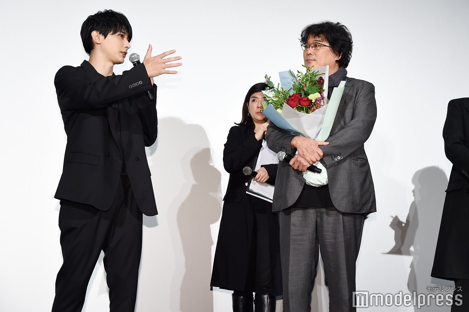 吉沢亮、ポン・ジュノ監督 （C）モデルプレス