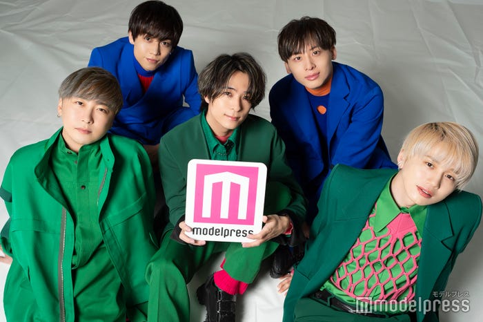 (後列左から)岩岡徹、工藤大輝(中央)和田颯(前列左から)大野雄大、花村想太/Da-iCE(C)モデルプレス