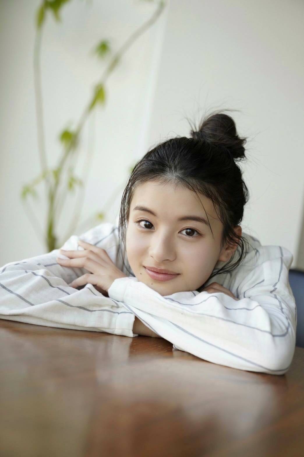 出口夏希／アザーカット（C）鈴木ゴータ ／ヤングマガジン