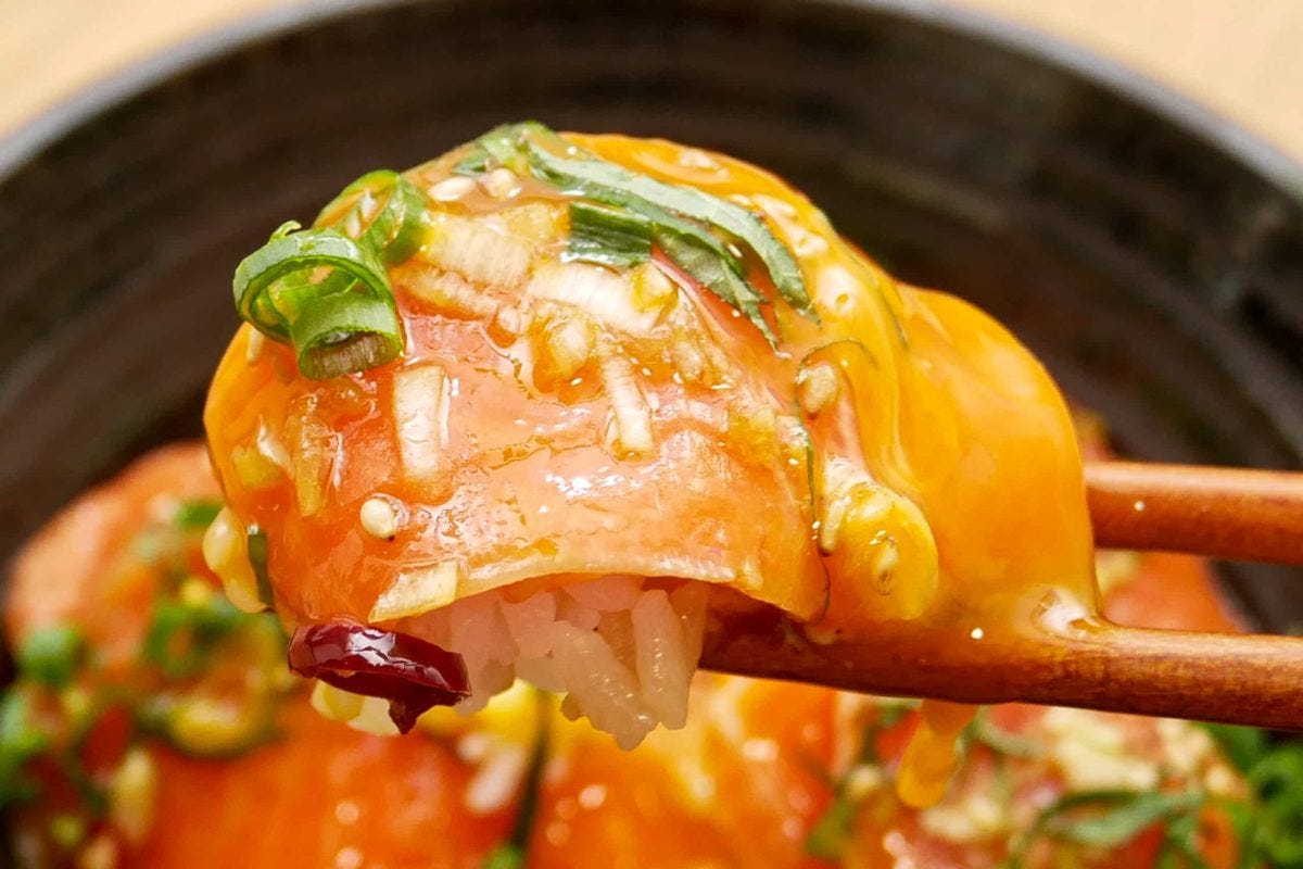 合法サーモン丼