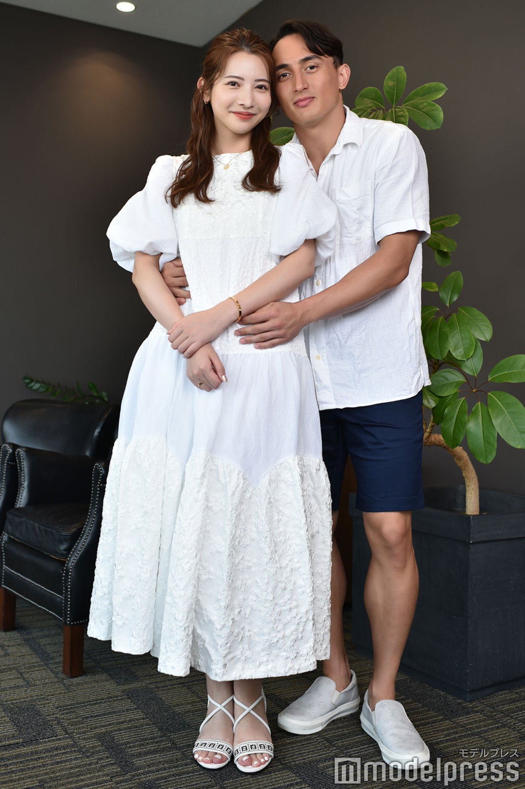 尾崎美紀、佐藤マクファーレン優樹 （C）モデルプレス