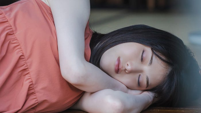 松村沙友理(C)ハナツカシオリ/講談社(C)「焼いてるふたり」製作委員会