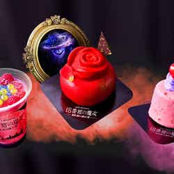 左:4人の魔女 魅惑のストロベリーソーダ、中:戦慄の喜笑 洋梨&チョコレートムース、右:悪魔の快楽 ベリームースケーキ/画像提供:ユニバーサル・スタジオ・ジャパン