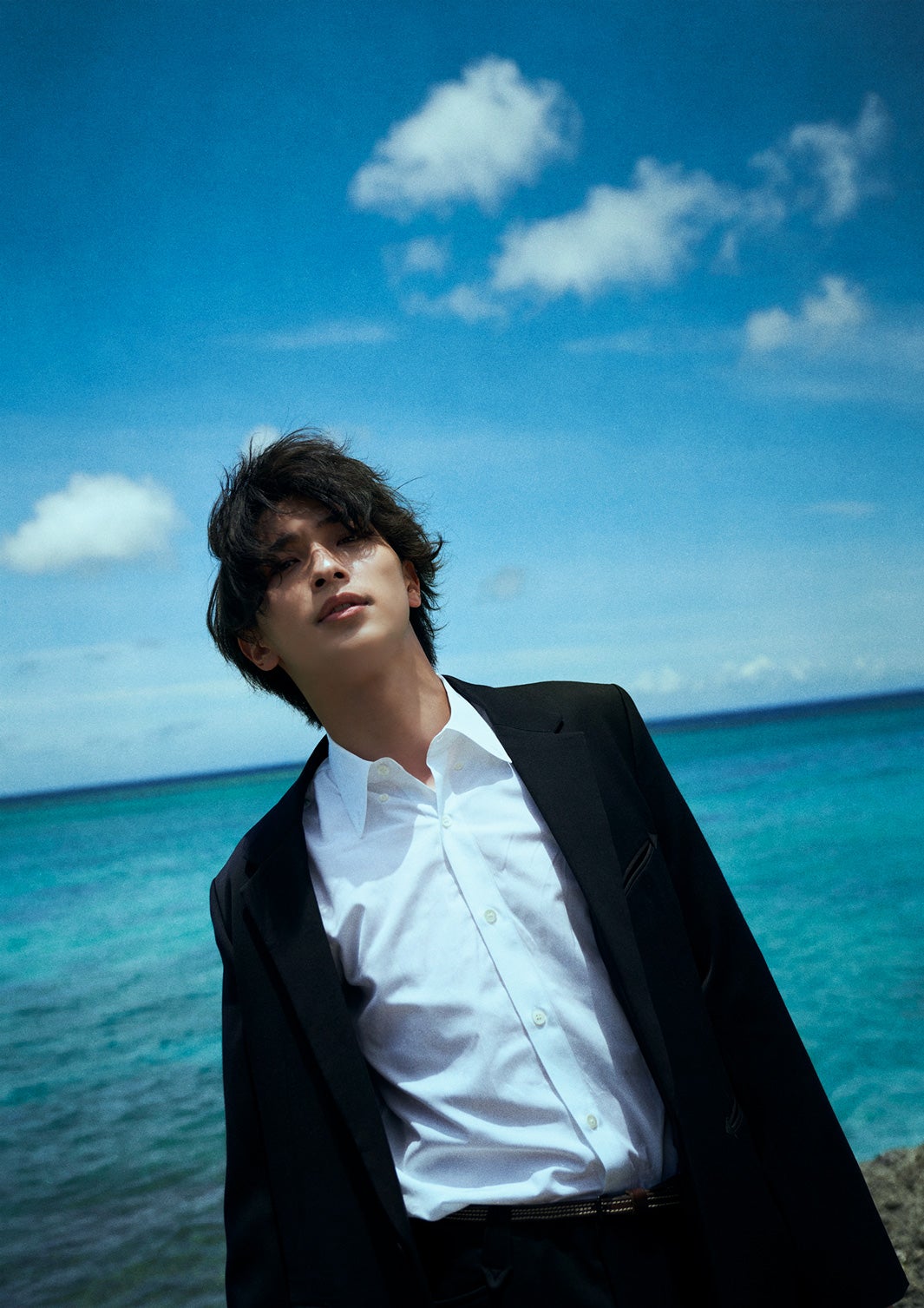 横浜流星、男らしさ＆美しさ表現　オール沖縄ロケのカレンダー完成