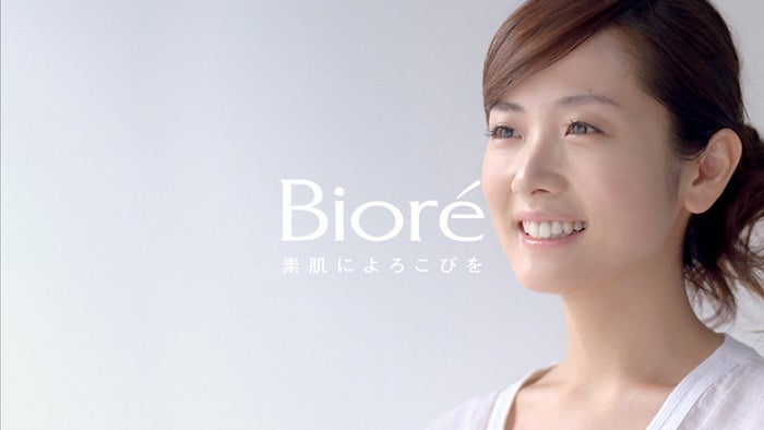 高島彩 新cmで美しすぎる すっぴん を披露 ファンの反応は モデルプレス 高島彩 新cmで美しすぎる すっぴん を披露 ファンの反応は モデルプレス
