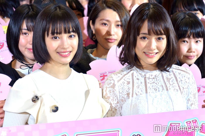 (左から)広瀬すず、大原櫻子(C)モデルプレス