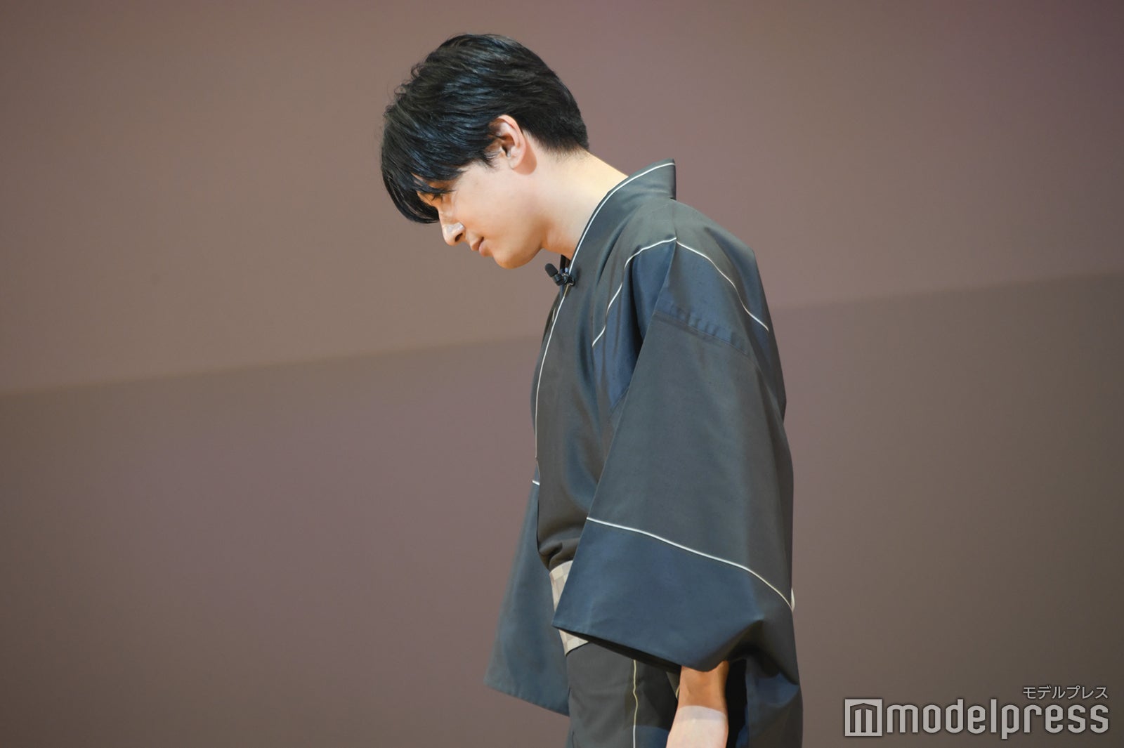 様々な角度の吉沢亮を見せる吉沢亮（C）モデルプレス