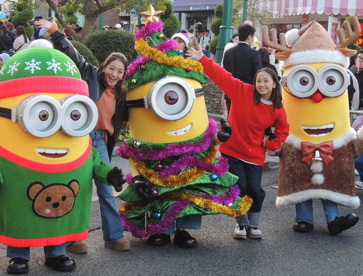 クリスマス衣装のミニオンたちとパチリ