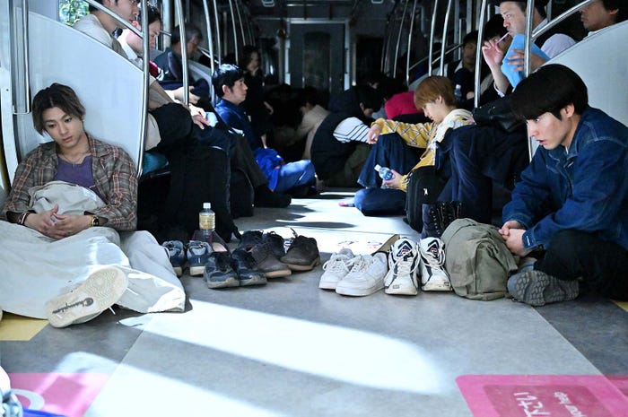 山田裕貴、赤楚衛二、藤原丈一郎ら「ペンディングトレイン―8時23分、明日 君と」(C)TBS