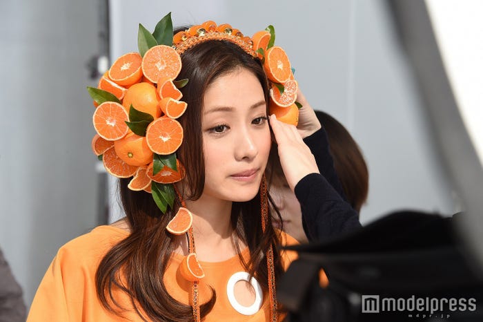 石原さとみ/新TVCM「ヘッドホンみかん」篇メイキングより