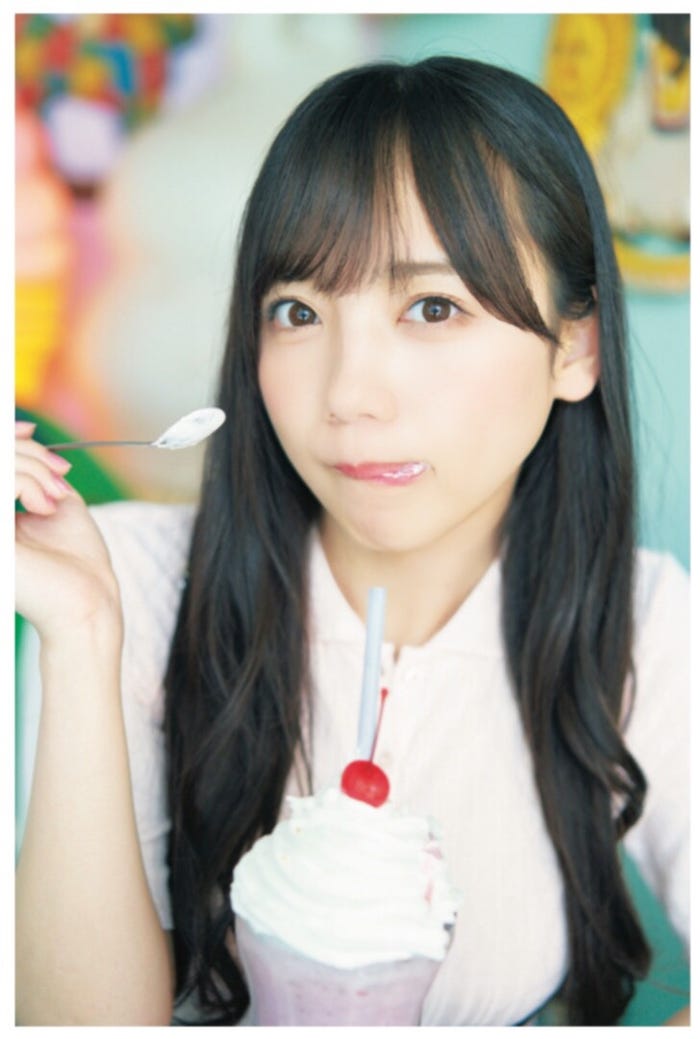 齊藤京子1st写真集「とっておきの恋人」楽天ブックス裏表紙(撮影:岡本武志)