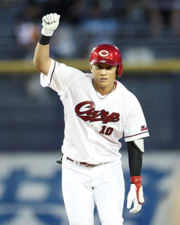 広島3選手がハッスル 佐々木は2安打、小林、ドラ2斉藤汰も【フレッシュ球宴】