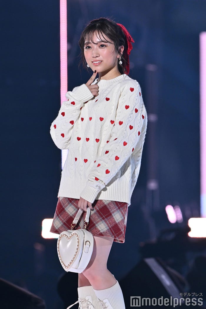 矢吹奈子(C)モデルプレス
