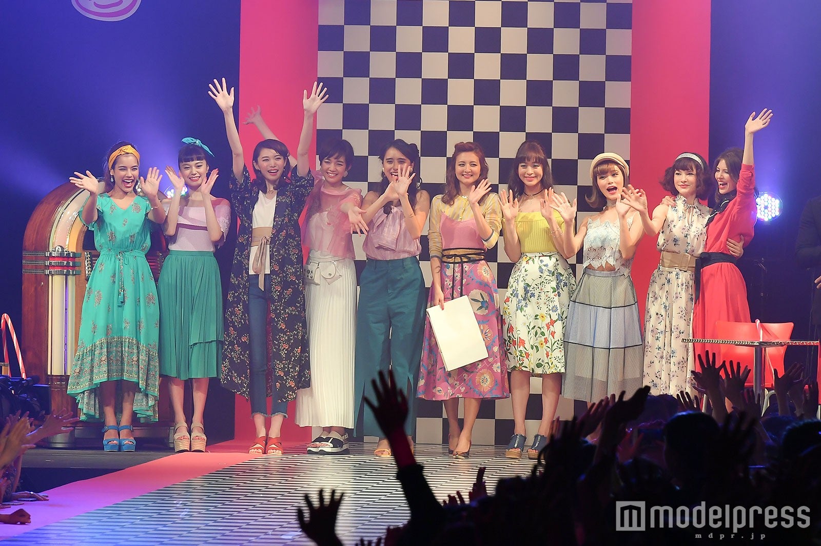 （C）モデルプレス