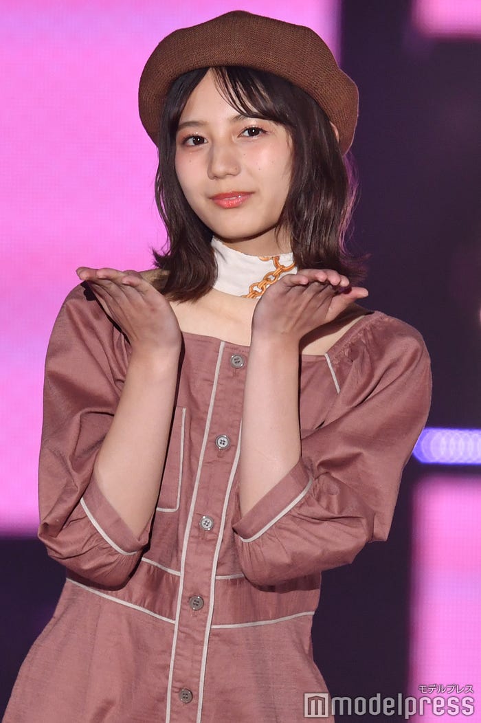 新ヘアを披露した小坂菜緒(C)モデルプレス