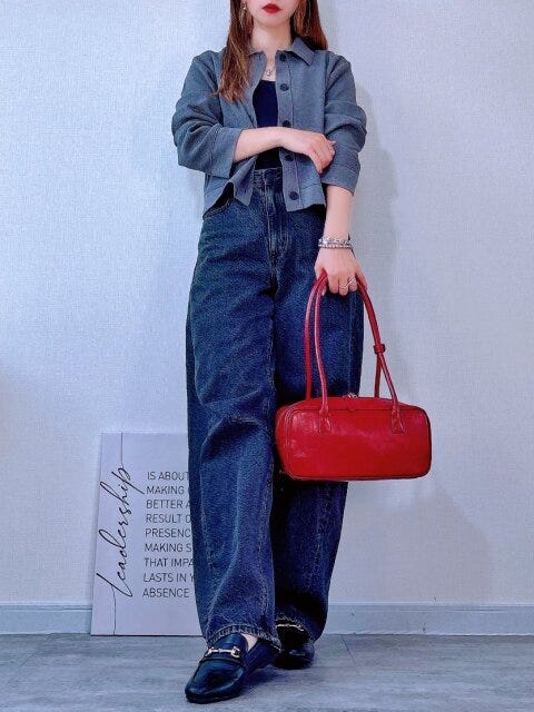 定番デニムを格上げ！大人カジュアルスタイル