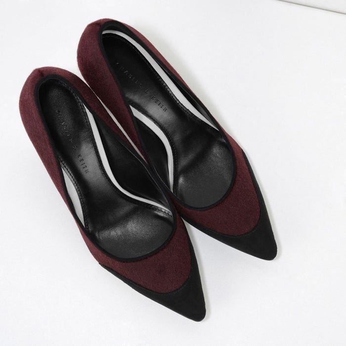 ポニーヘアーミッドヒールパンプス「CHARLES & KEITH」7,452円(税込)/画像提供:CHARLES & KEITH OFFICIAL ONLINE STORE