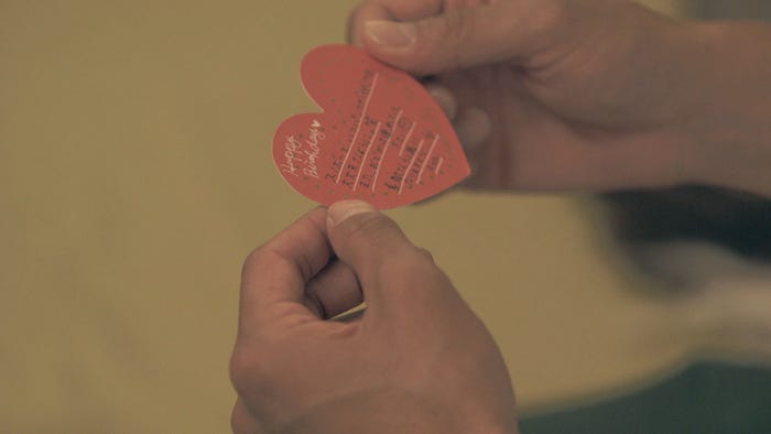 綾が貴之に渡したメッセージカード「TERRACE HOUSE OPENING NEW DOORS」30th WEEK(C)フジテレビ/イースト・エンタテインメント