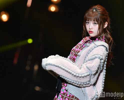 乃木坂46松村沙友理“上目遣い”が可愛い 白肌×赤リップで美貌際立つ<TGC2017A/W>