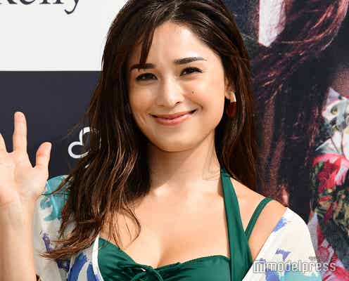 Kelly、水着姿で美バスト披露 ストイックなスタイルキープ法語る