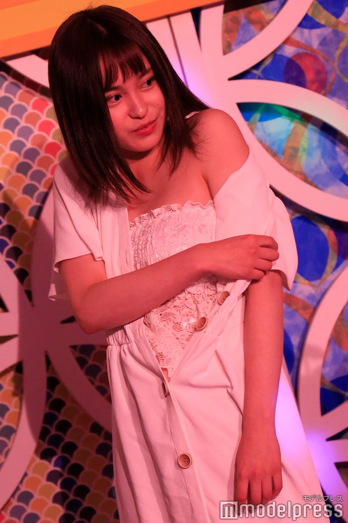 生着替えを披露したヲヲタリンリン (C)モデルプレス