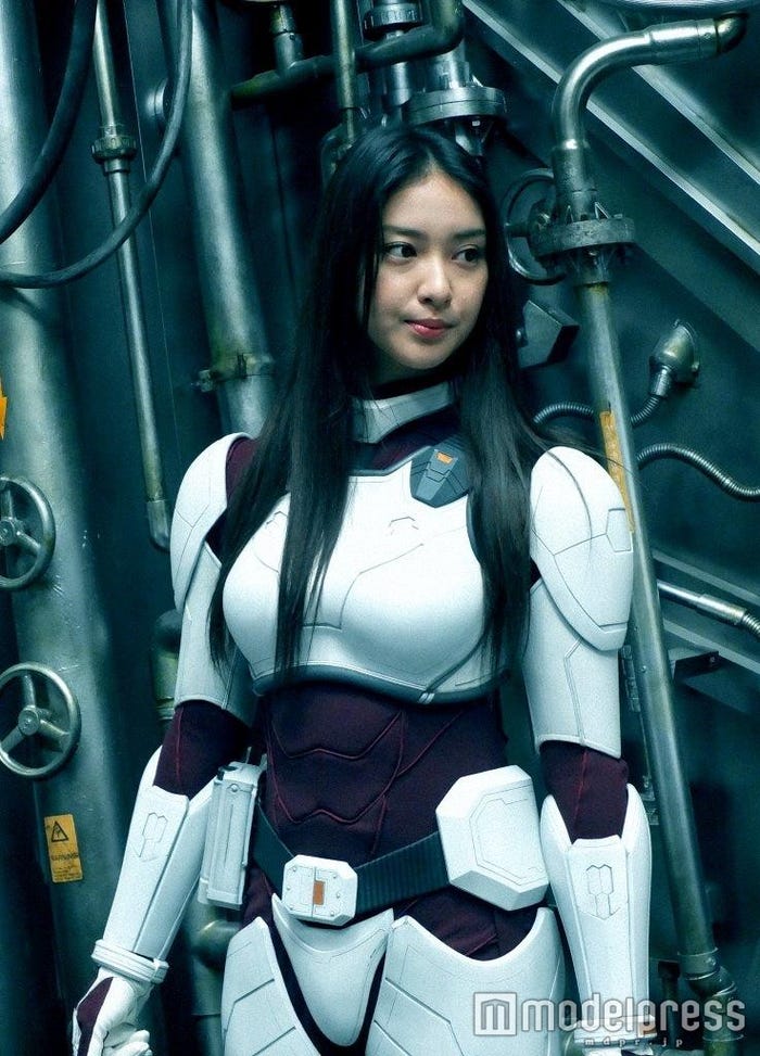 秋田奈々緒(あきた・ななお)を演じた武井咲(C)貴家悠・橘賢一/集英社(C)2016 映画「テラフォーマーズ」製作委員会