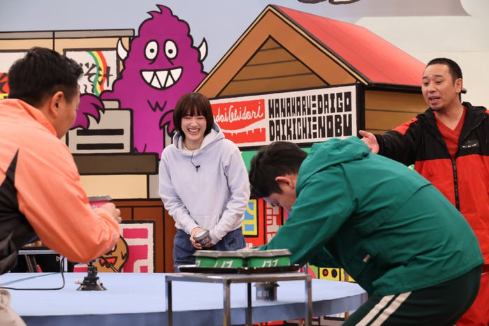 (左から)山内健司、綾瀬はるか、ノブ、大悟 (C)カンテレ