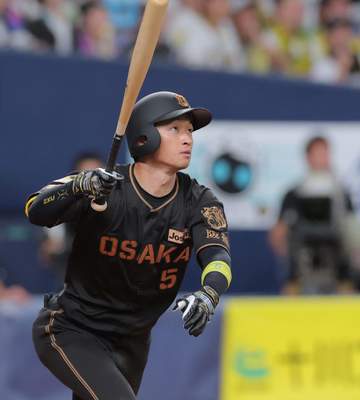 阪神・近本の今季1号で均衡破る 今季好相性の柳から右翼スタンドへ豪快な一発 11試合連続安打に