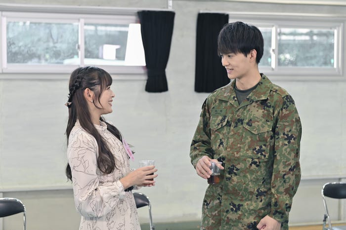 (左から)矢作穂香、佐野勇斗/「テッパチ!」第10話より(C)フジテレビ