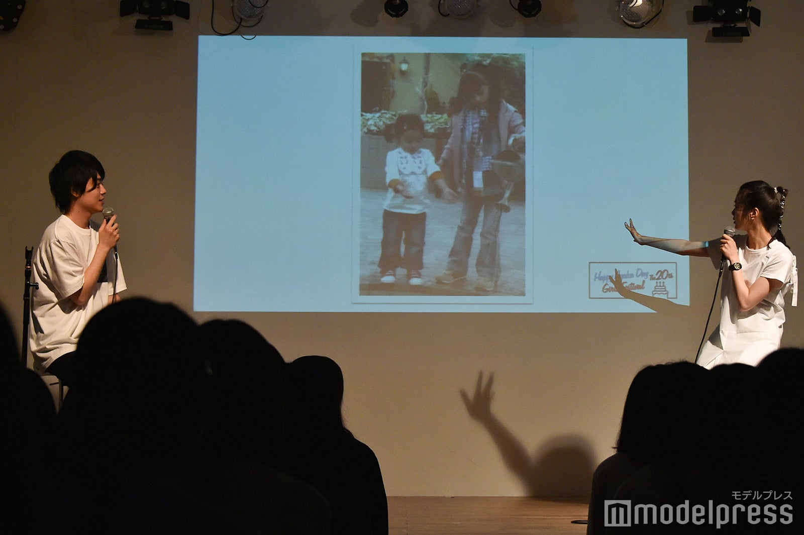 幼少期のショット公開／紺野彩夏ファンミーティング「HAPPY AYAKA DAY GIRLS FESTIVAL」の様子 （C）モデルプレス