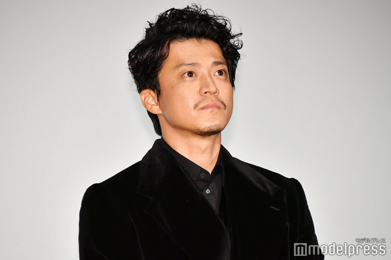 小栗旬（C）モデルプレス