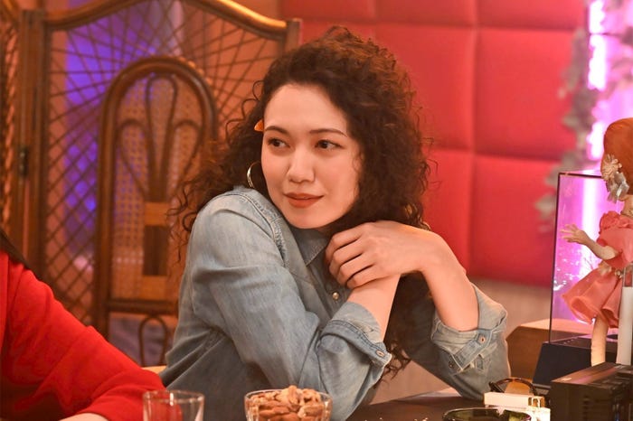 二階堂ふみ「もしもこの世が舞台なら、楽屋はどこにあるのだろう」第2話(C)フジテレビ