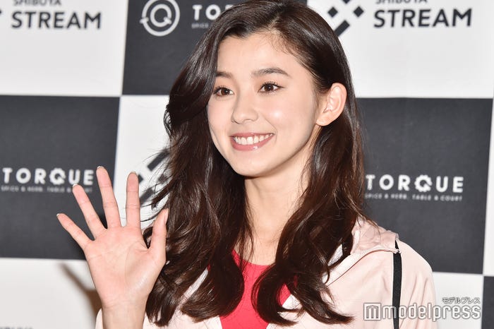 朝比奈彩(C)モデルプレス