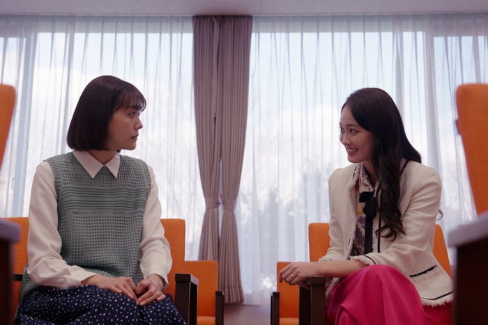 松井愛莉、吉本実憂「子宮恋愛」第9話(C)ytv